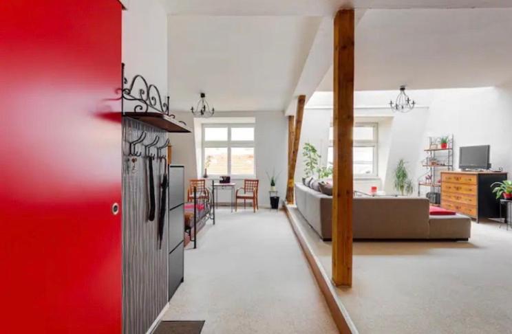 Lenka'S Cozy Red Studio + Lenka'S Cozy Gold Apartment ปราก ภายนอก รูปภาพ
