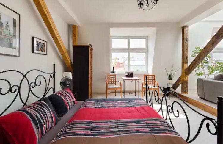 Lenka'S Cozy Red Studio + Lenka'S Cozy Gold Apartment ปราก ภายนอก รูปภาพ